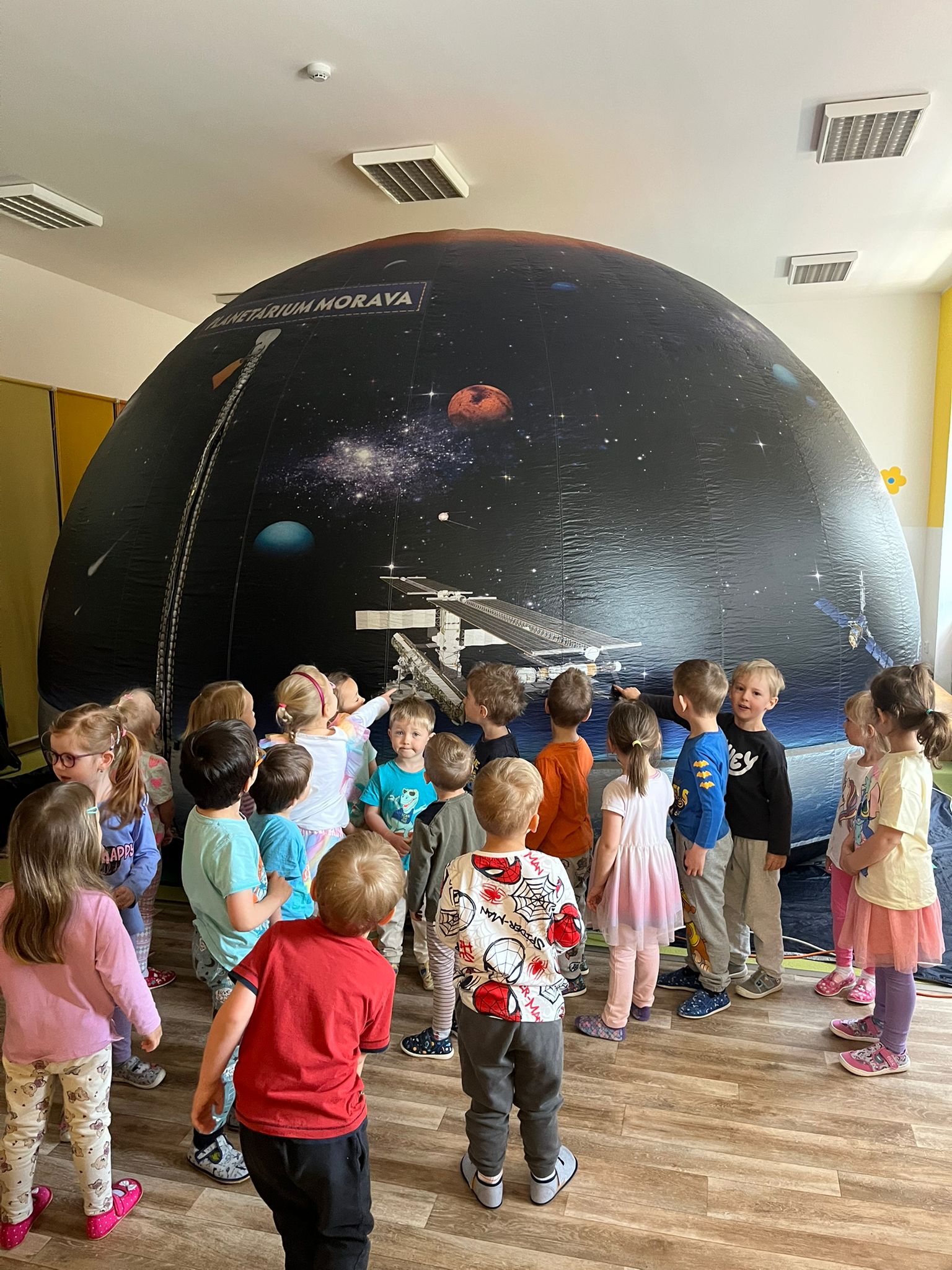 2025-06-01-Mobilní planetárium na Kohoutovické-1.jpg